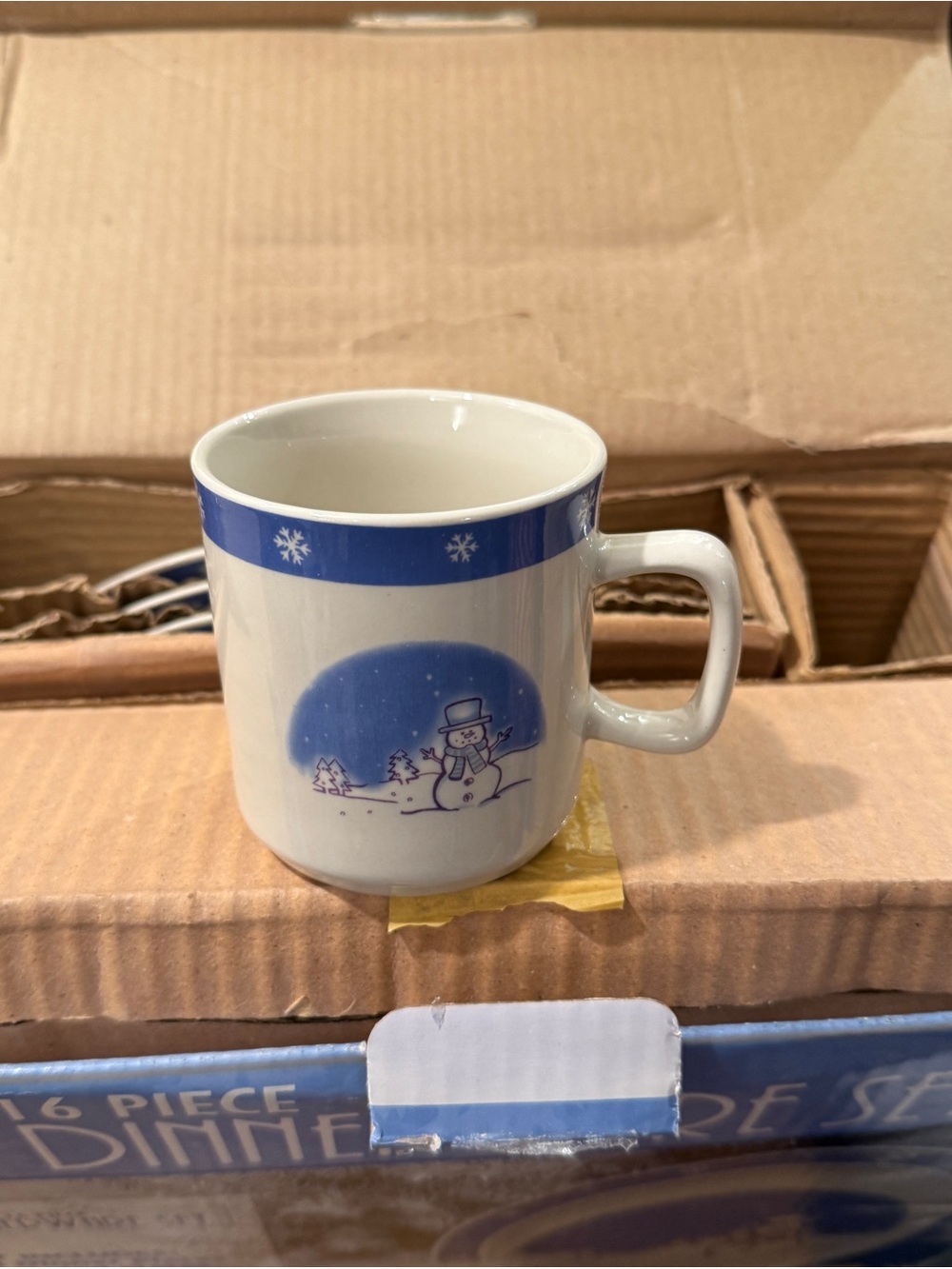 16 Piece Snowman Dinnerware Set | World Showcase Rare Pattern Set New In Box - Picture 3 of 4